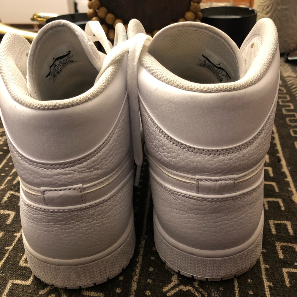 Nike Air Jordan 1 Mid White/Platinum 554724-109 - Picture 5 of 5